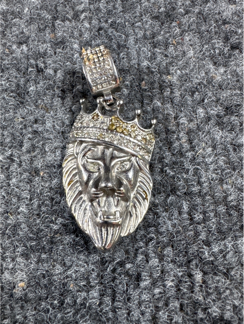 Crowned Lion Head Pendant Silver Tone Rhinestone King Crown Hip Hop Jewelry